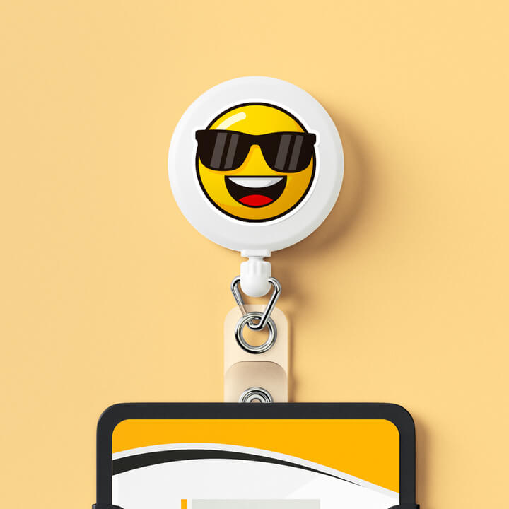 Smiley retractable holder